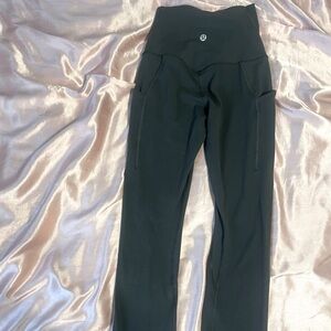 Lululemon Align 31” Grey Leggings, 2 side pockets 1 back pocket